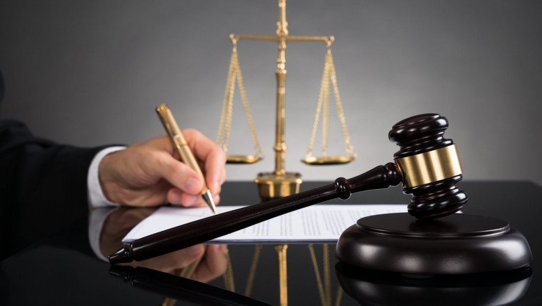 How Can Litigation Lawyers Help with Your Commercial Lease Disputes?