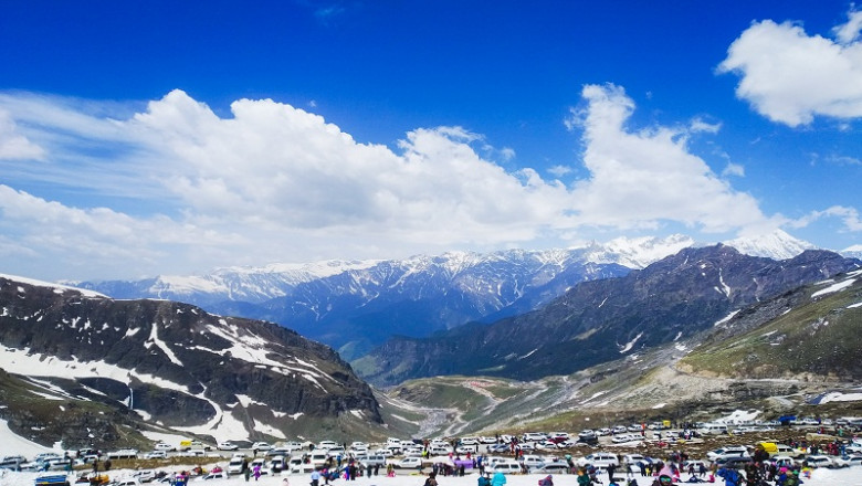 Hostel In Manali – In The Laps Of Snow