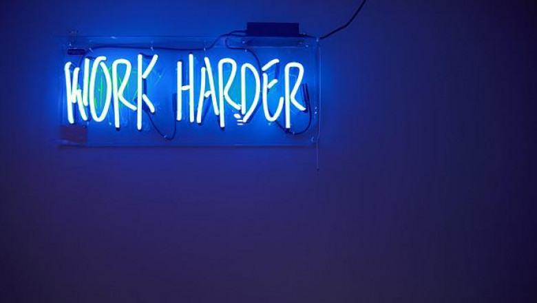 How to make a business stand out with Unique neon signs?
