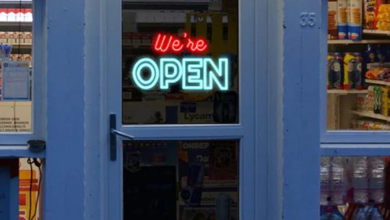 Why are Neon Signs becoming increasingly popular?