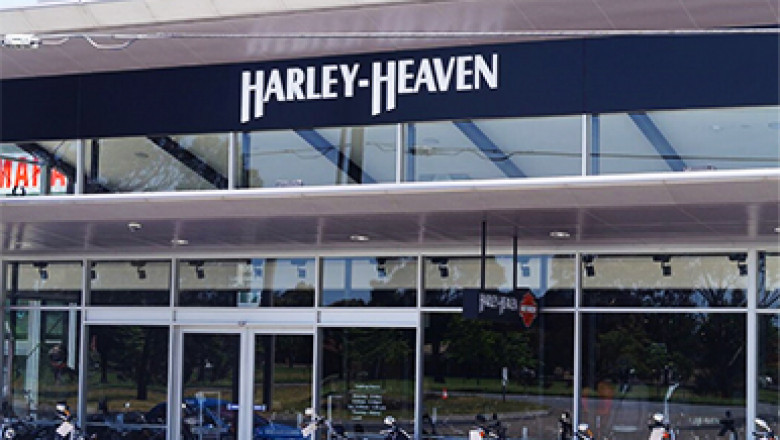 The Benefits of Pennant Signs for Your Business