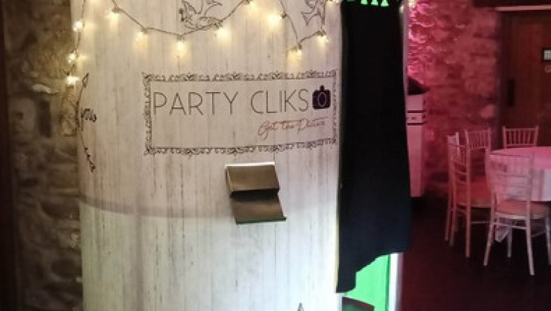 Wedding Photo Booth | Partycliks.com0