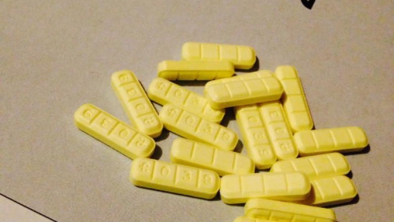 Buy Xanax 2mg Yellow Bar R039 online – Alprazolam – Buy Xanax online without prescription