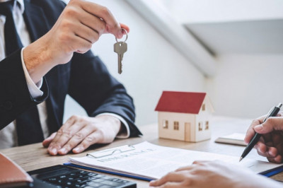 How Can Commercial Property Lawyers Help You With Your Business Property?