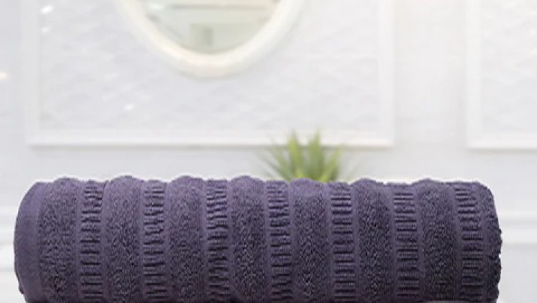 Angie Homes is the perfect platform to find all kinds of designer Towels Set Collection, like Bath Towel Sets, Hand Towel Sets and much more.