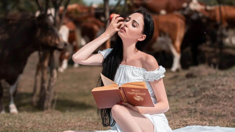 The Latest Women's Fashion Trends In 2022 - Screamers