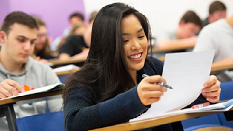 why do students seek assignment help in Australia to get a high score?