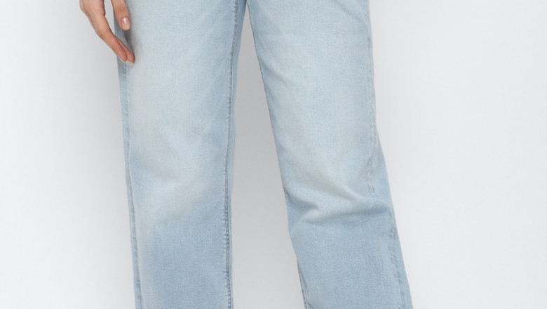 Buy Artist Flare Jeans for Women | American Eagle Women's Artist Flare Jeans