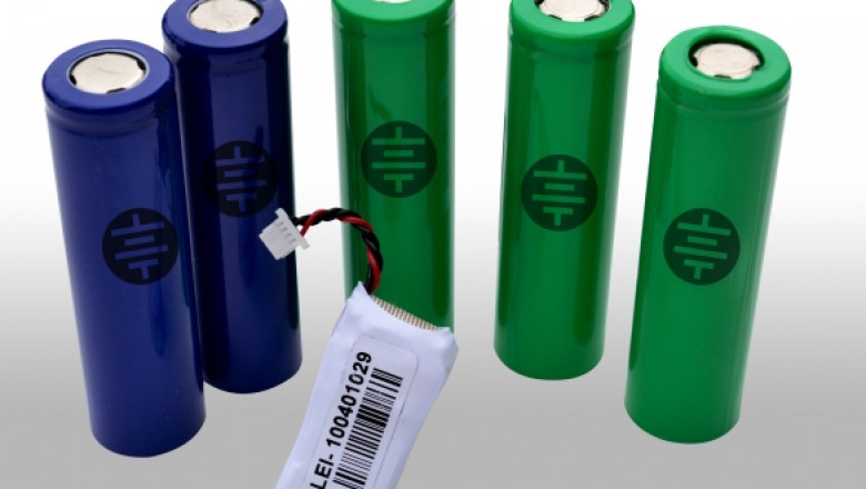 The Main Component of Li-Air Battery is Oxygen