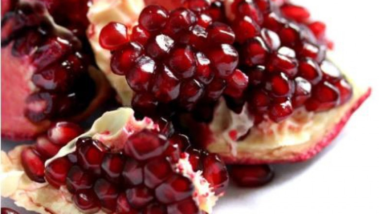 Pomegranate Juice Powder: Health Benefits And Precautions
