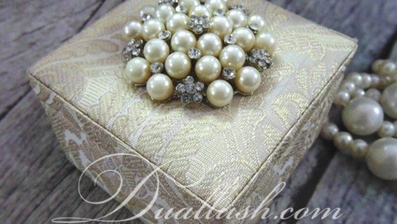 Wedding Invitation Boxes & Silk Invitation Boxes Are the NEW Trend