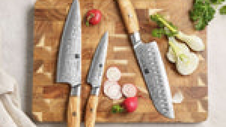 Japanese Santoku Knife: How it is different from the Chef knife?