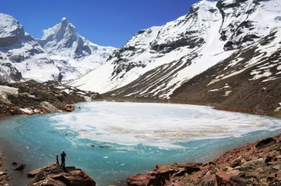 The Everest base camp trek. A complete guide