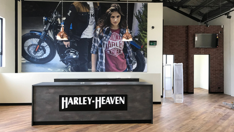 Why Your Business Should Use Vehicle Signage