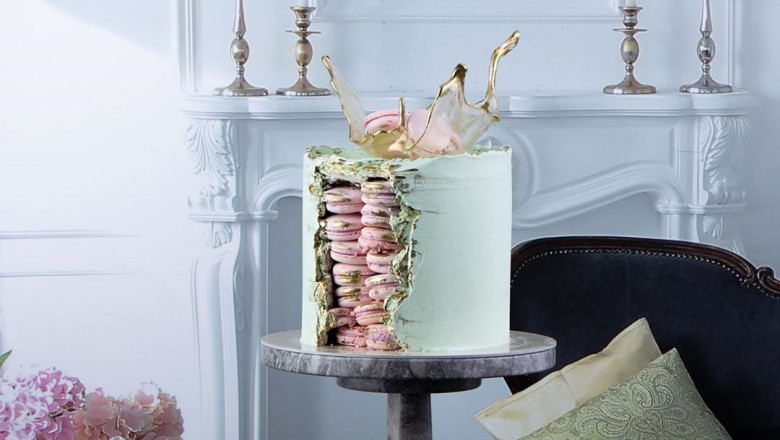 Incorporate a Macaroon Cave Cake into your party