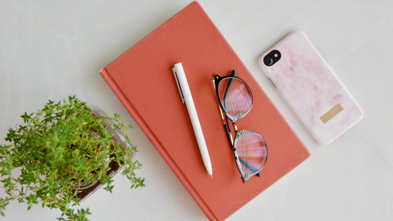 A Quick Guide to Get Your Corporate Gifting Right | Arctic Blue Marketing