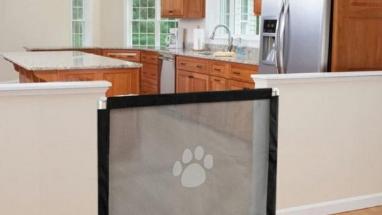 Magic Pet Gate for Dogs Online at Low Price