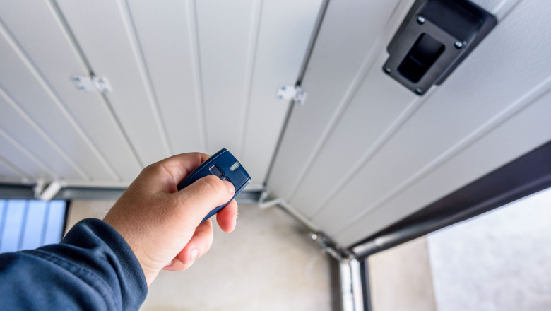 Noisy Garage Door: Causes and Solutions