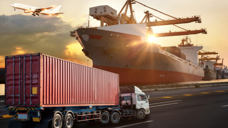4 Reasons you must Choose Freight Forwarders for Moving Abroad
