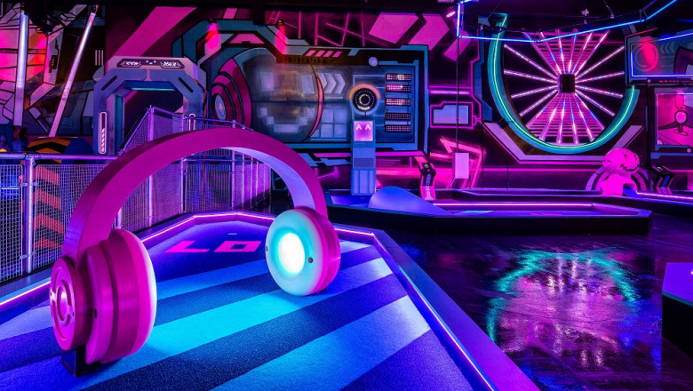 Book Golf Courses At Electric Thrill For The Next Party!