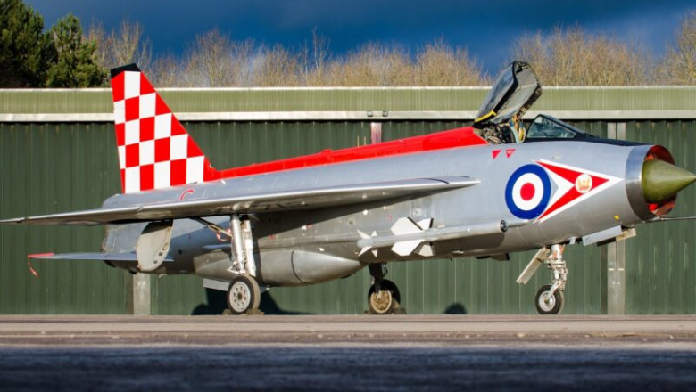 English Electric Lightning – Very Very Frightning