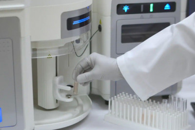 By Using Differentiation Antigens, Flow Cytometry Differentiates Cell Subpopulations