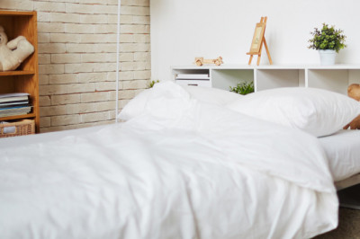 Very Lightweight Thermal Blankets