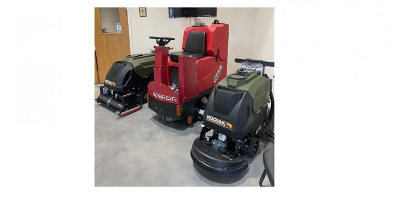 Floor machines for cleaning equipment