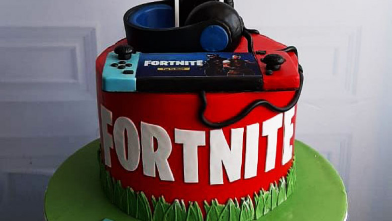 Celebrate your Child’s Birthday with the ‘Fortnite Game Cake’ in any part of the United Arab Emirates (UAE)