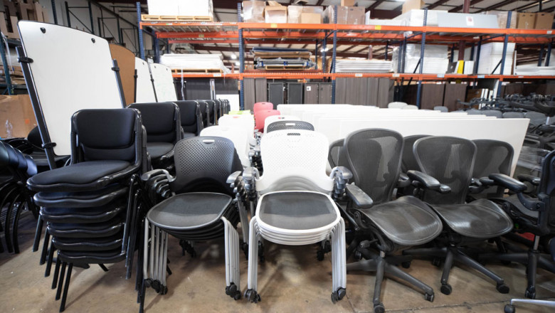 What is the Type of Desks That Are Used in the Office?