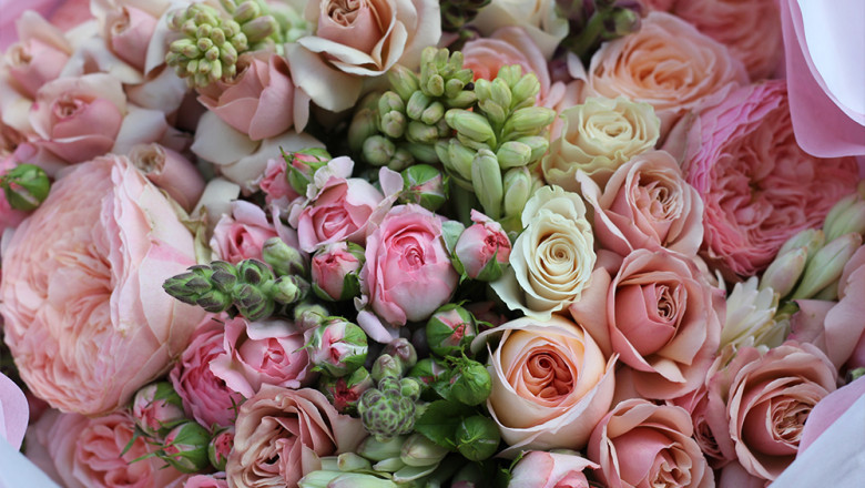 How to save money on flower delivery Dubai?