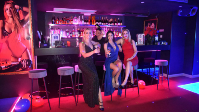 Men's Wrong decisions at the Strip Club