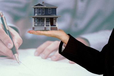 Real estate sector: activities and professional advice