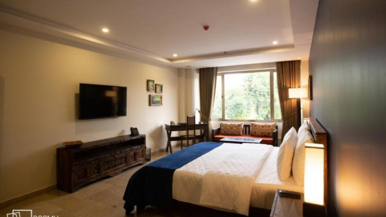 Roomy Signature Hotel