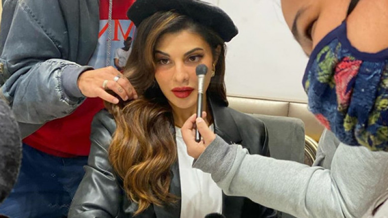 Alia Bhatt, Priyanka Chopra, and more: Unseen pictures of Bollywood divas from their dressing rooms