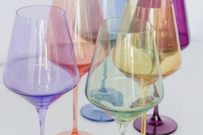 What is the reference standard for selecting glass cups What are the common problems with glassware?