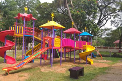 How to place the equipment of children's outdoor amusement park accurately?