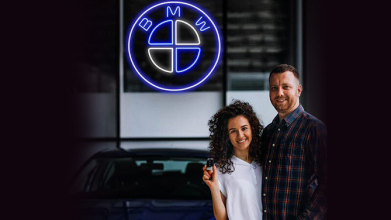 Seven most iconic neon business signs in use