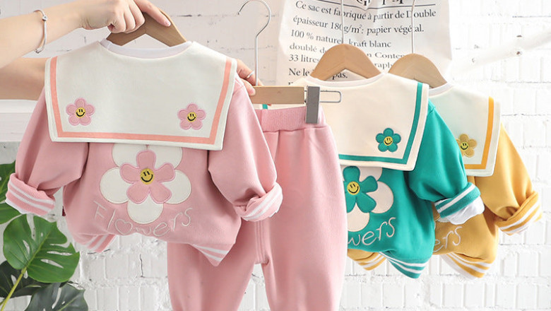 Browsing for wholesale clothing kidswear