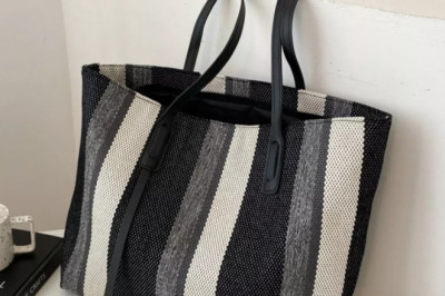 Picking a Korean Large Capacity Ladies Bags for an Any Event