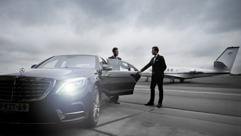 Why Book Private Airport Transfers For Corporate Travel?