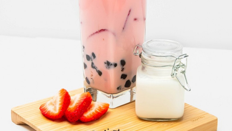 The Real Strawberry Milk Tea