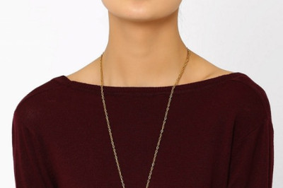 Which Necklace Goes Best with a Square Neckline? | Most Popular Style