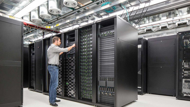 What Is A Hybrid Cloud Solution? Here Are The Top 4 Hybrid Cloud Solutions