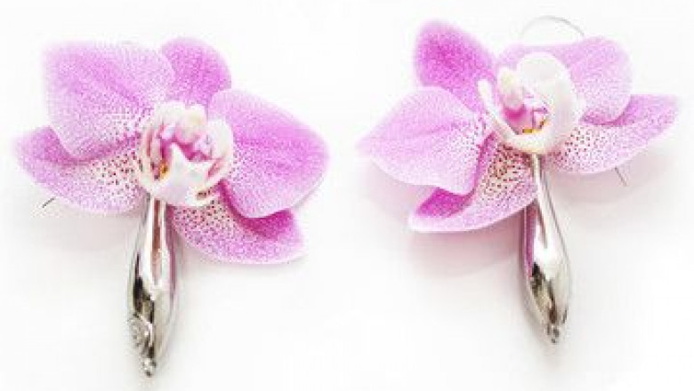 Buy Vase Necklaces Dnlne | Fleurings