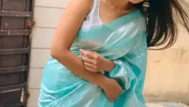 Reasons why we should buy sarees online >>> shivanshmall.in