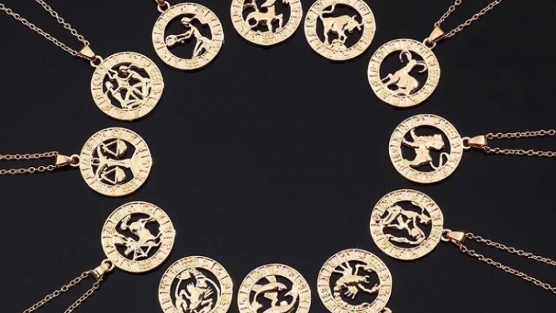Zodiac Jewelry Is the Personal Fashion Trend