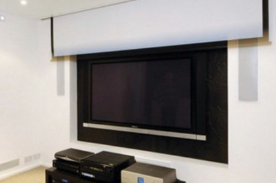 The Projector Screen Measures The Light Levels With The Projector Set To The Maximum Contrast Ratio Using Full Black / Full White Settings