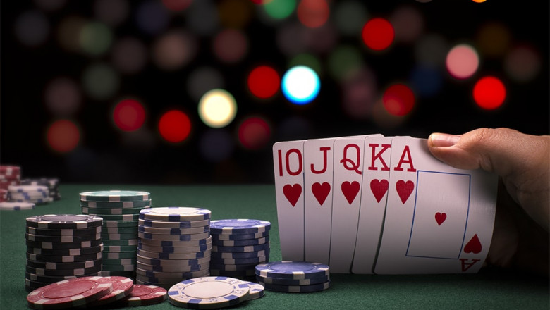 Tips Menghindari Kekalahan Bermain Poker Online di Situs Dewapoker