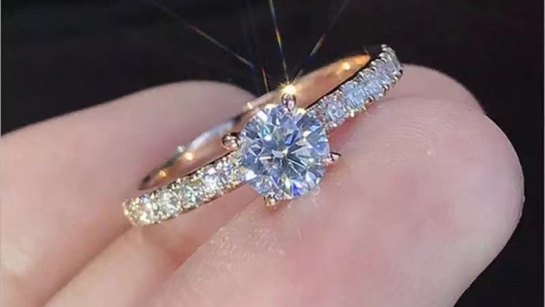 WHY ACCESSORIES ARE IMPORTANT IN FASHION ?